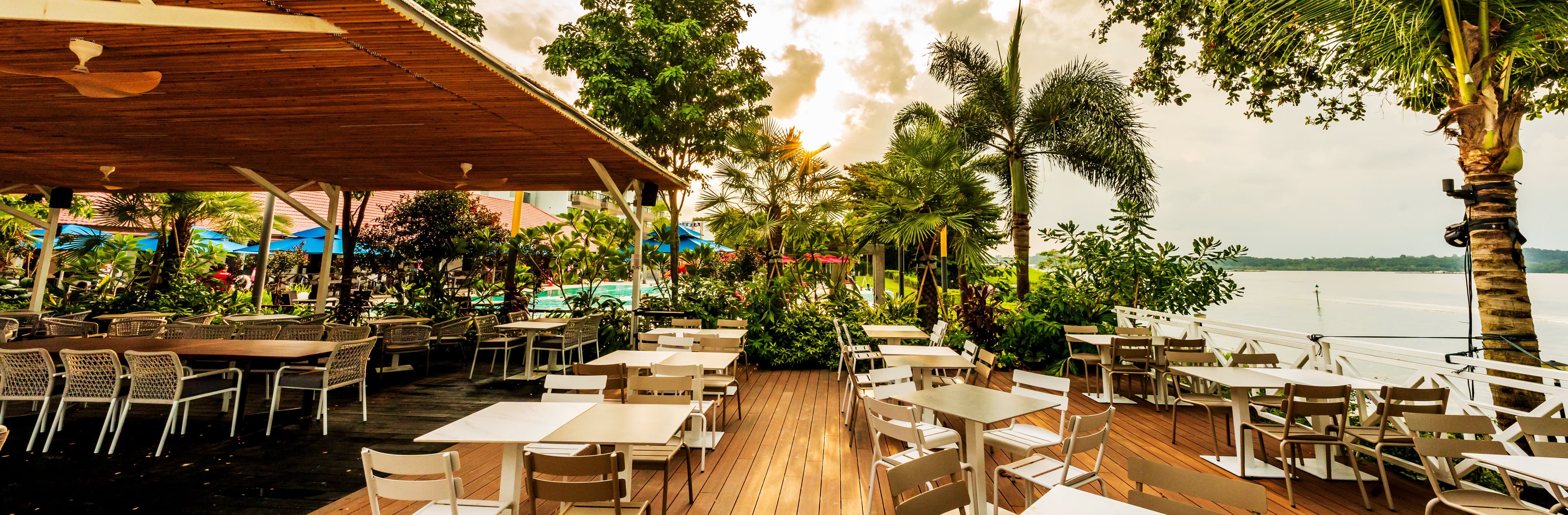 Outdoor Seating (Pet Friendly Area)