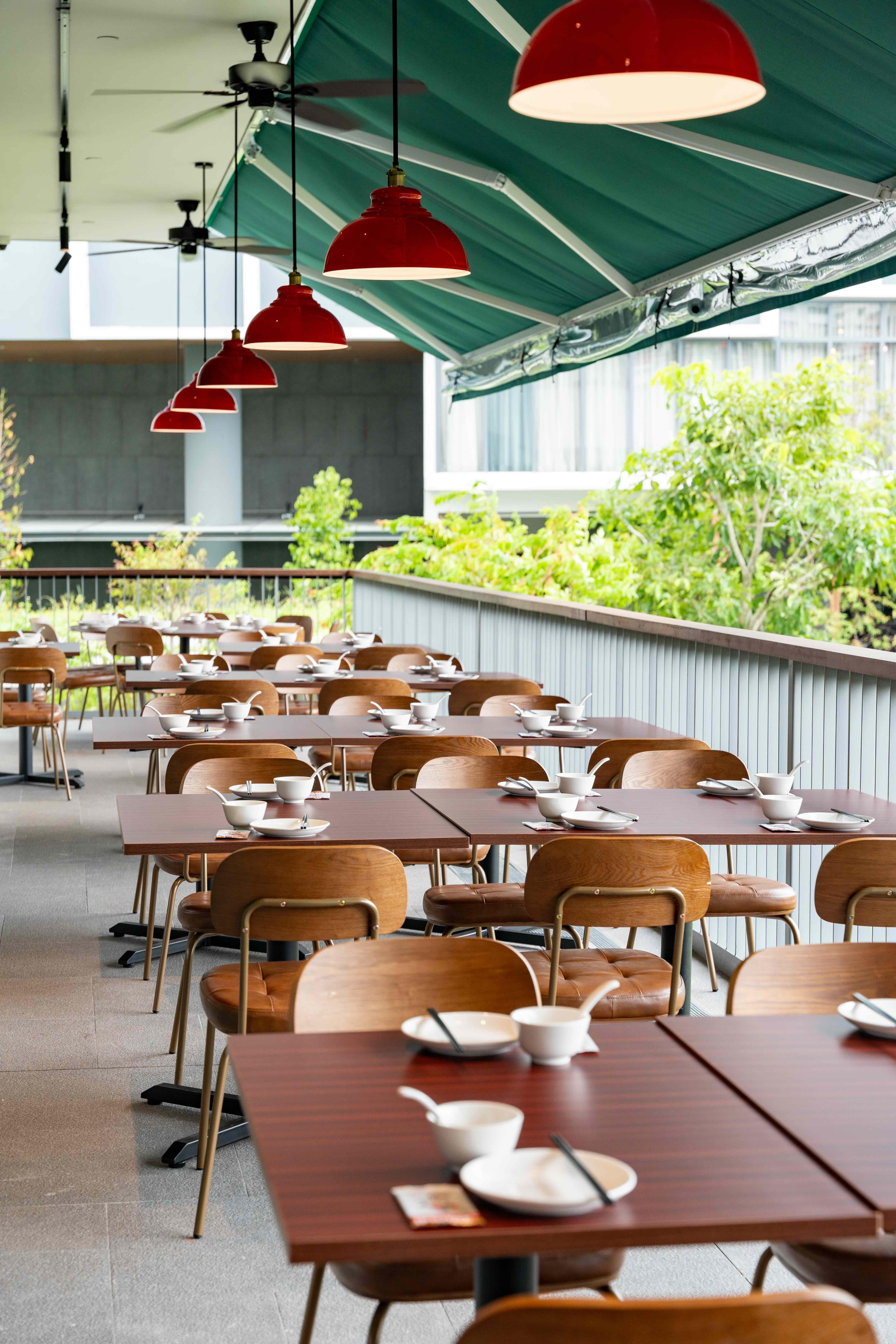 🐶 Restaurant Reservation (Pet Friendly Al Fresco Dining) (户外用餐区 - 宠物友好)